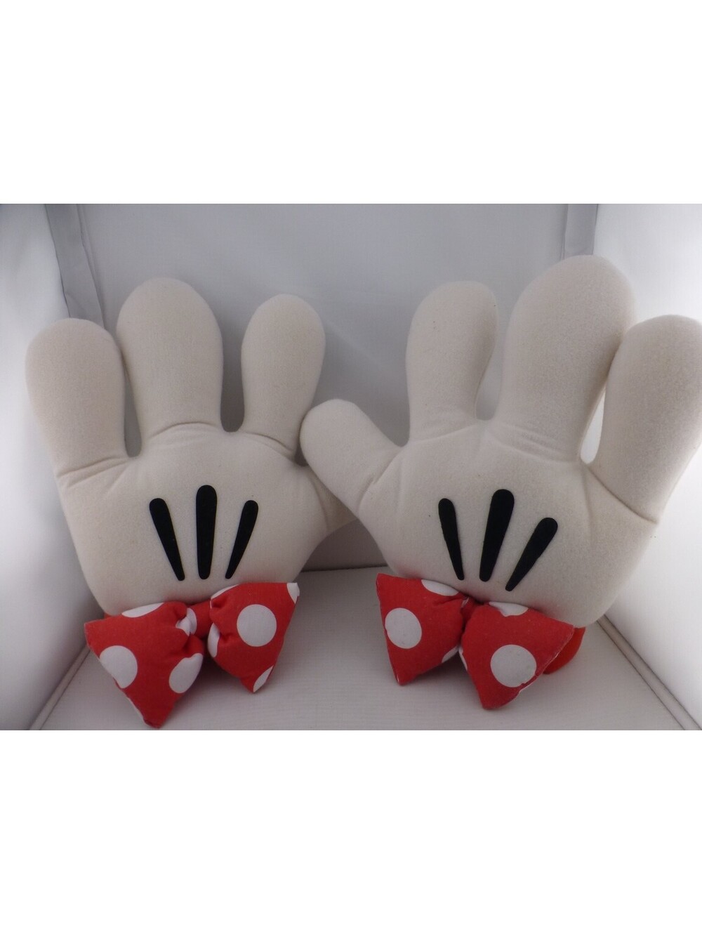 Disney Minnie Mouse Mickey Gloves Plush Pillow Set Walt Disney World C3